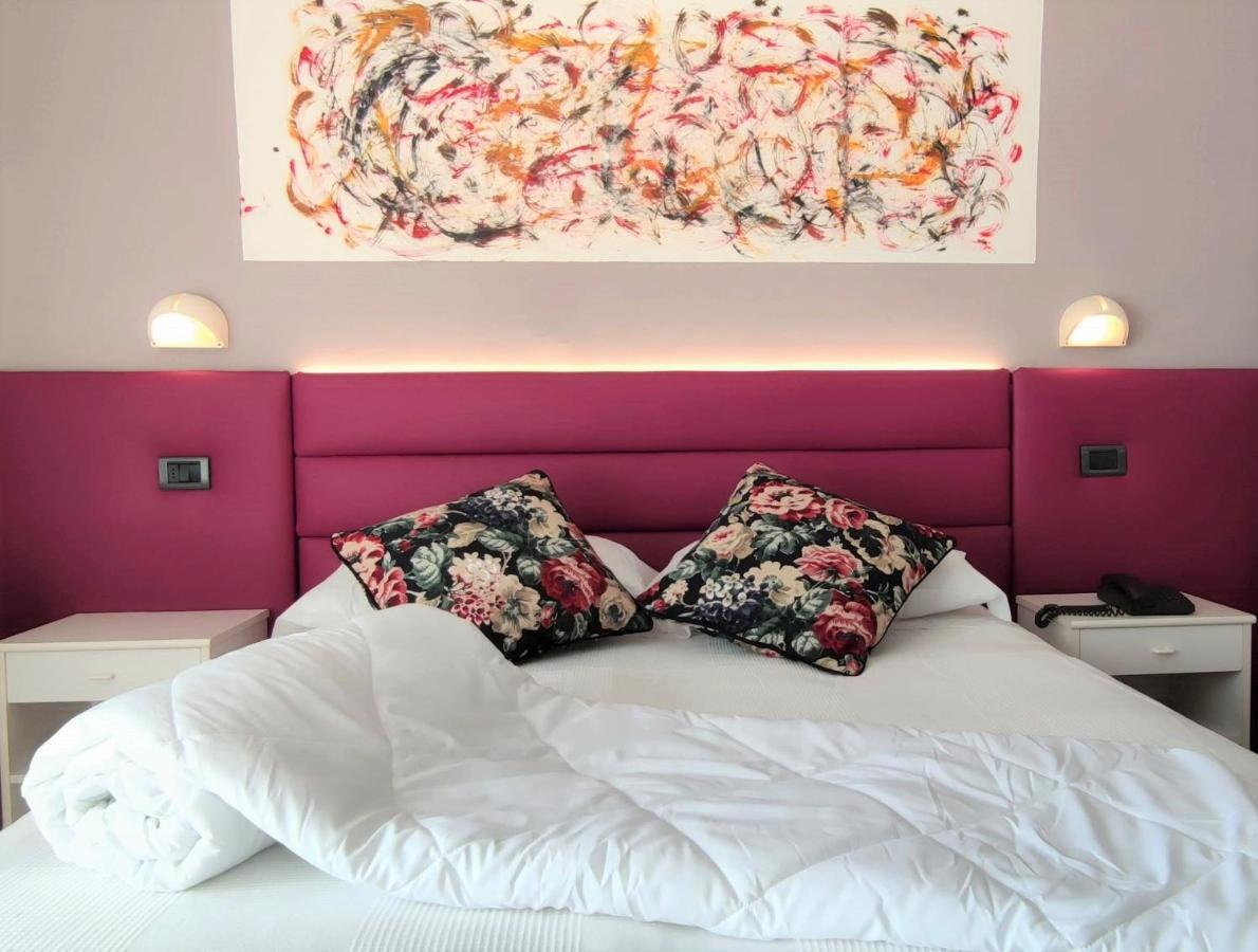 Hotel Villa Platani Riccione Eksteriør bilde