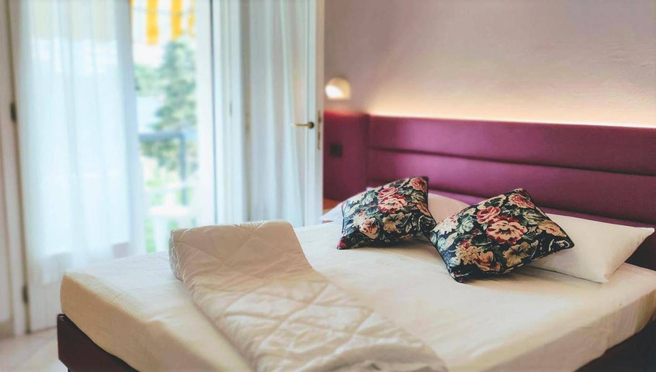 Hotel Villa Platani Riccione Eksteriør bilde