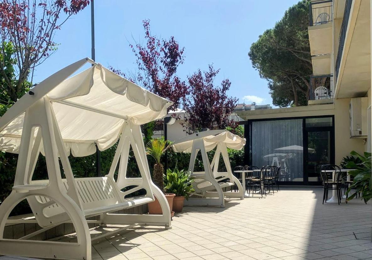 Hotel Villa Platani Riccione Eksteriør bilde