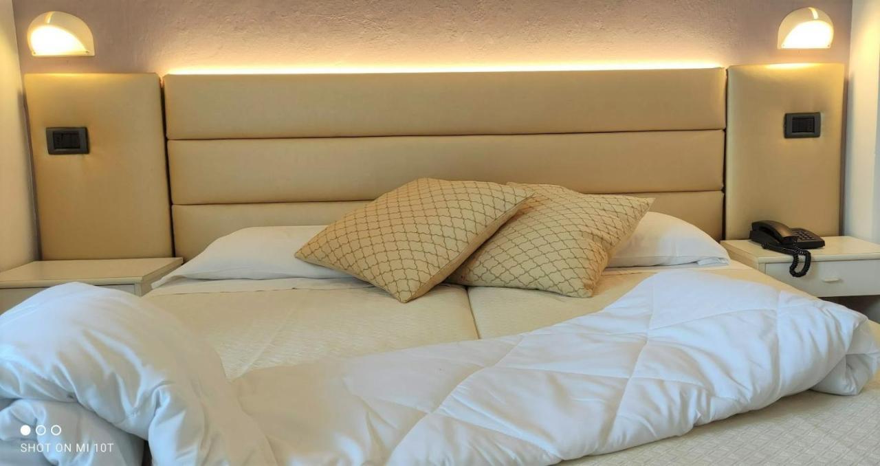 Hotel Villa Platani Riccione Eksteriør bilde