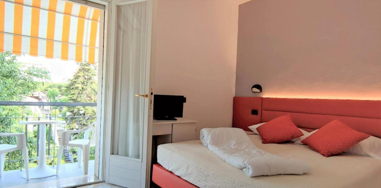 Hotel Villa Platani Riccione Eksteriør bilde