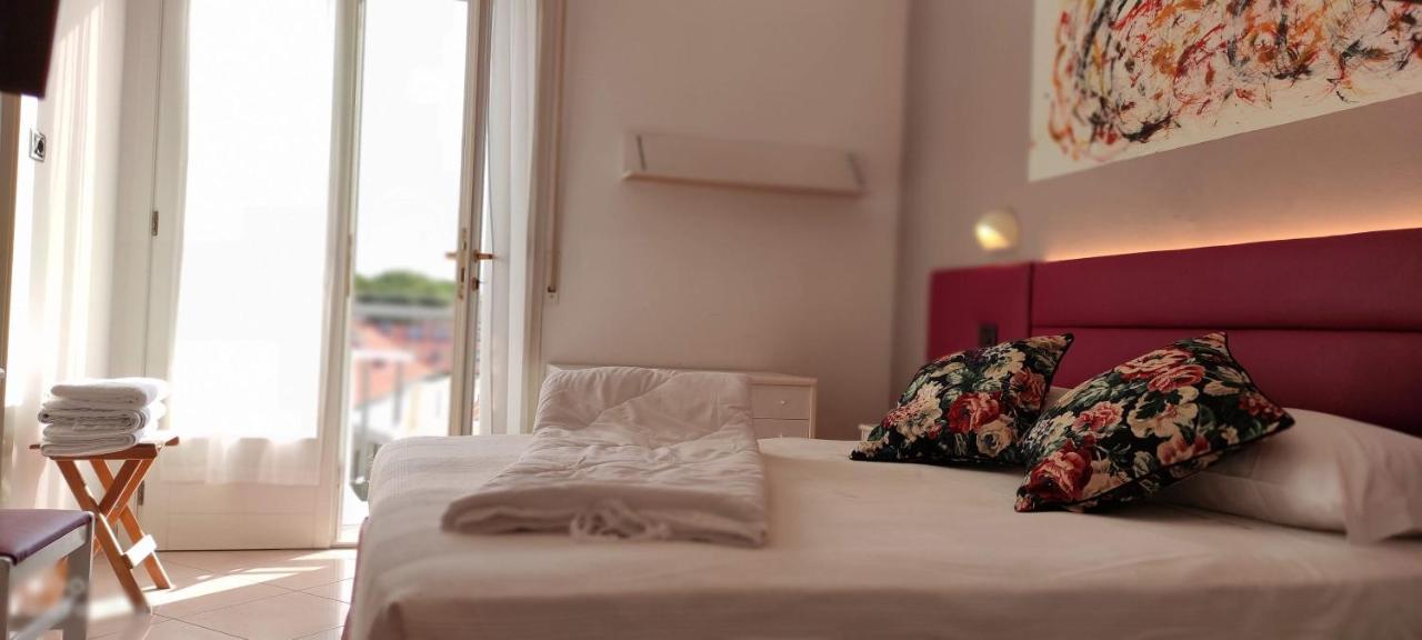 Hotel Villa Platani Riccione Eksteriør bilde