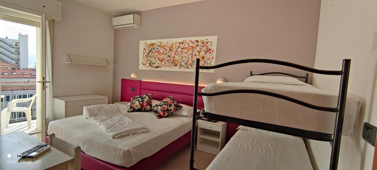 Hotel Villa Platani Riccione Eksteriør bilde