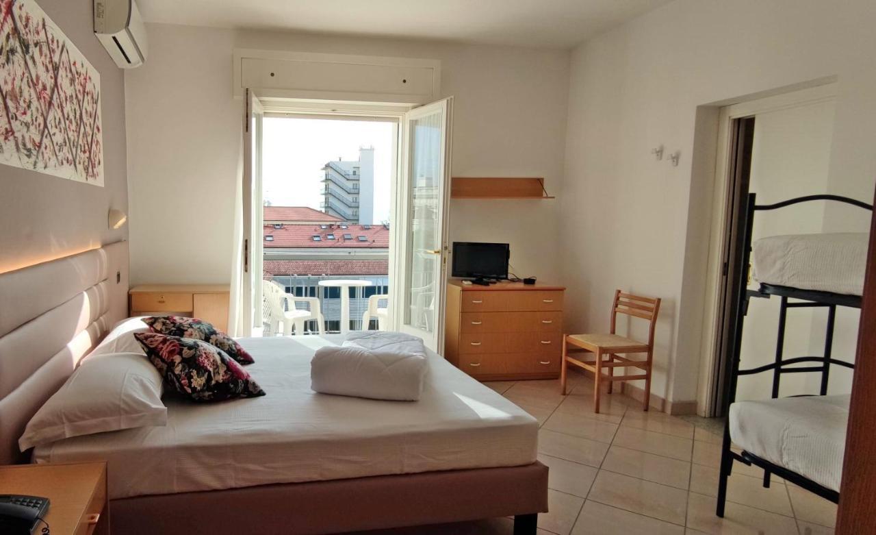Hotel Villa Platani Riccione Eksteriør bilde