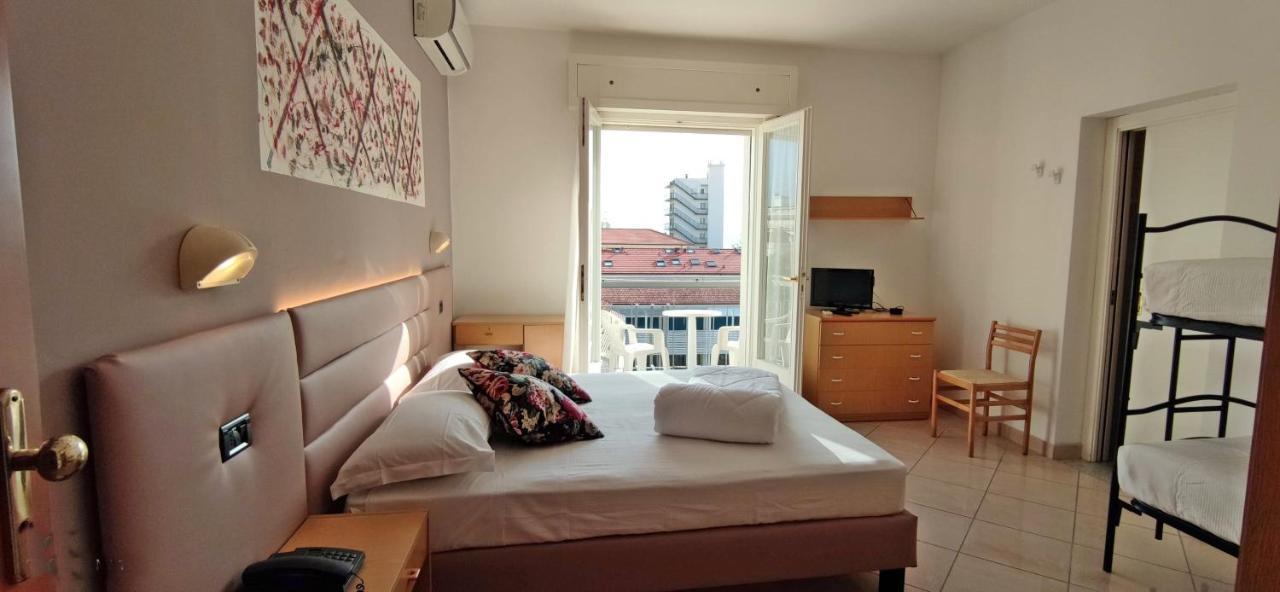 Hotel Villa Platani Riccione Eksteriør bilde